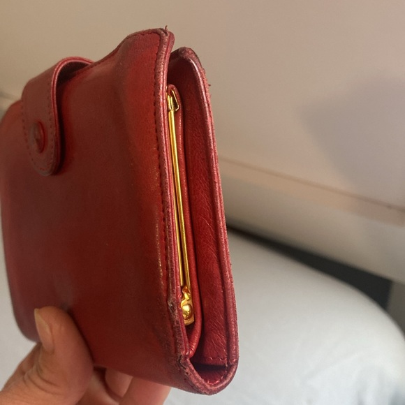 Chanel lambskin red compact wallet in well loved condition - Picture 8 of 13